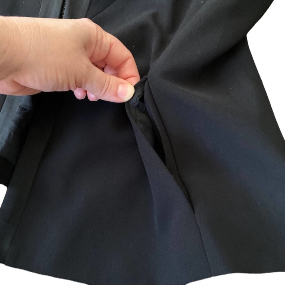 Tahari Women's Size 12 Black Polyester Blazer - Picture 6 of 10